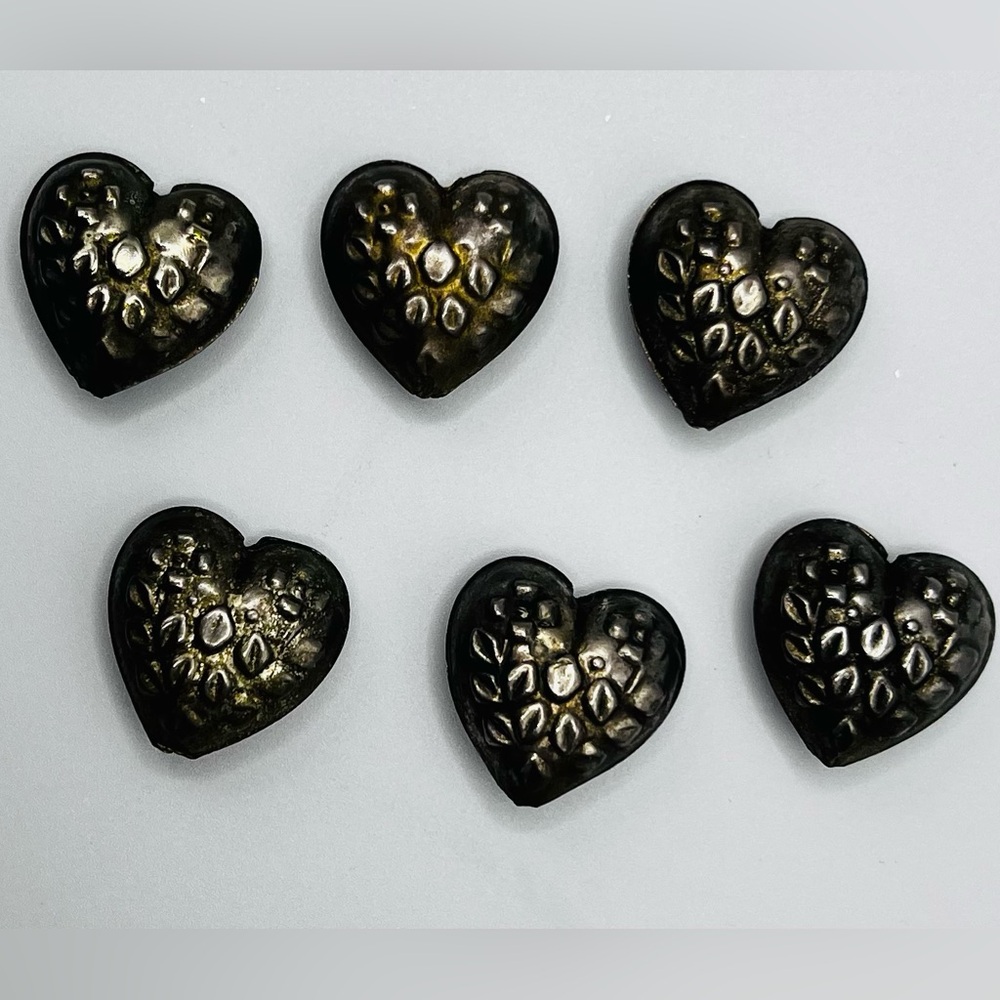 Silver gun metal grey puffy detailed Heart charms - 6 pieces